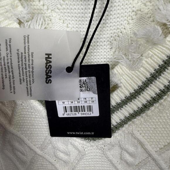 NWT Twist Ecru White Fringe Trim Cable Knit Sweater Sz S Unisex Sleeveless Y2K - Picture 5 of 10